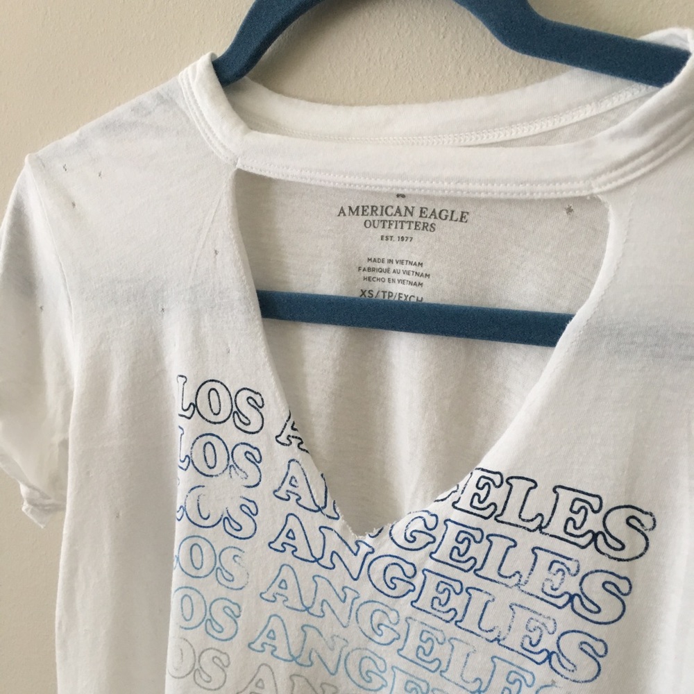 AEO Distressed Graphic White Tee XS